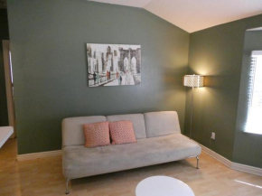 2 bedroom/1 bath guest house in Van Nuys/Lake Balboa